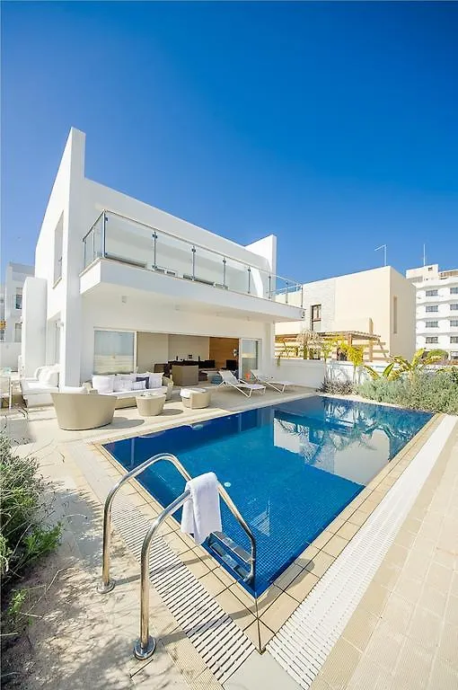 Protaras Holiday Villa 100