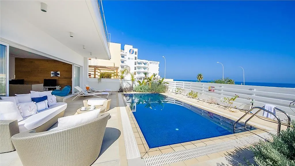 Protaras Holiday Villa 100